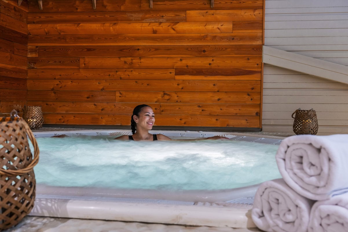 Bain à remous de l'hôtel Au Chamois d'Or - Pascale Beroujon