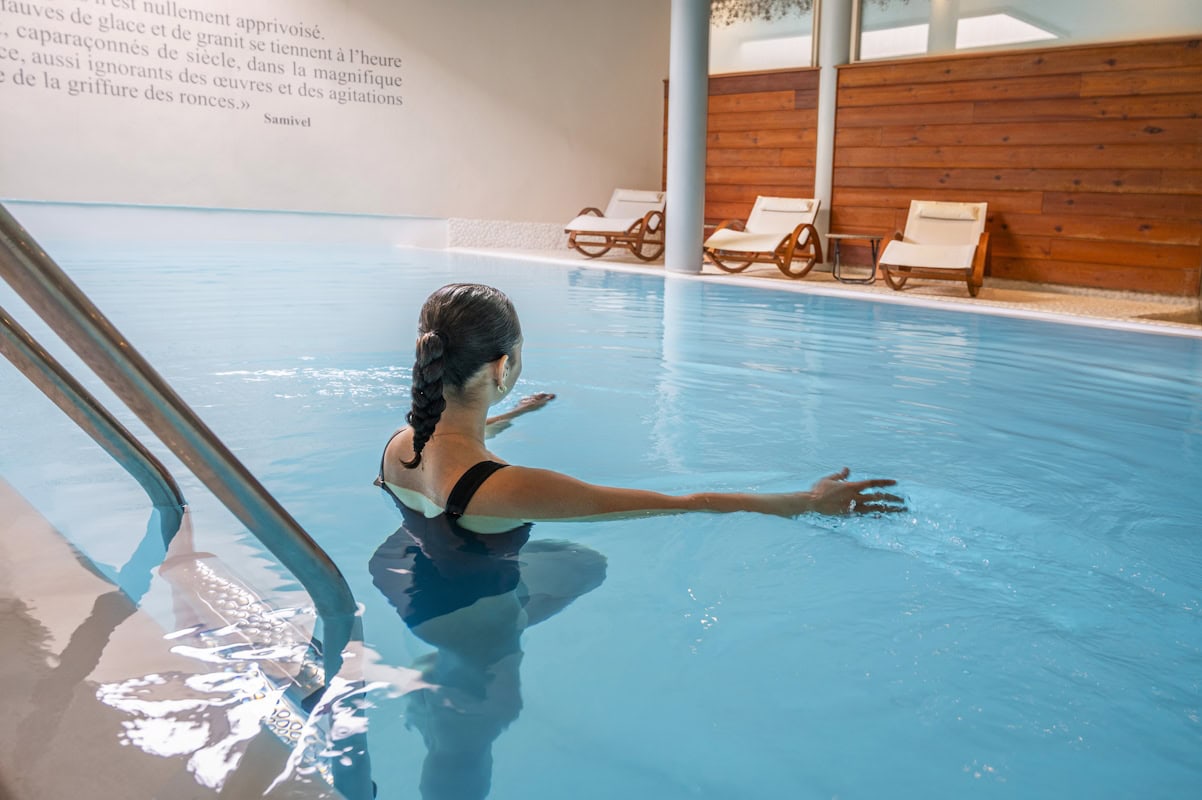 Piscine de l'hôtel Au Chamois d'Or - ®PascaleBeroujon