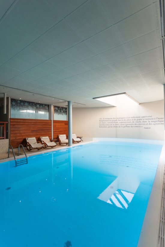 Piscine de l'hôtel au Chamois d'Or - NGPROD